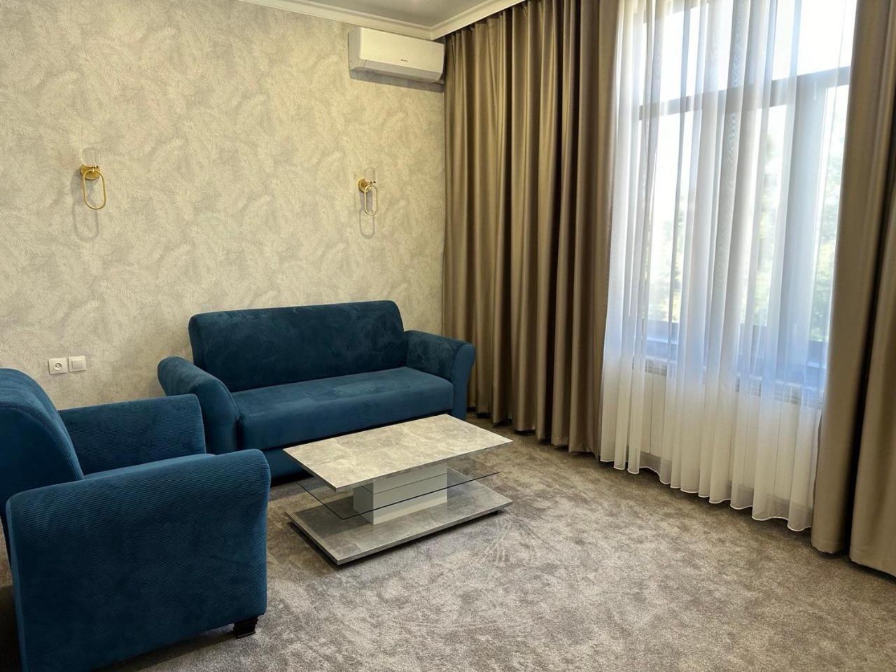 Grand Way Hotel 塔拉兹 外观 照片